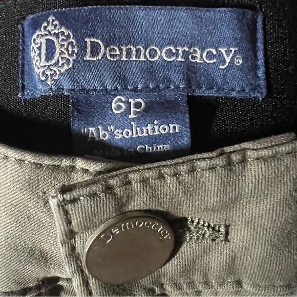 Democracy Olive Ankle Jeans - Picture 4 of 5